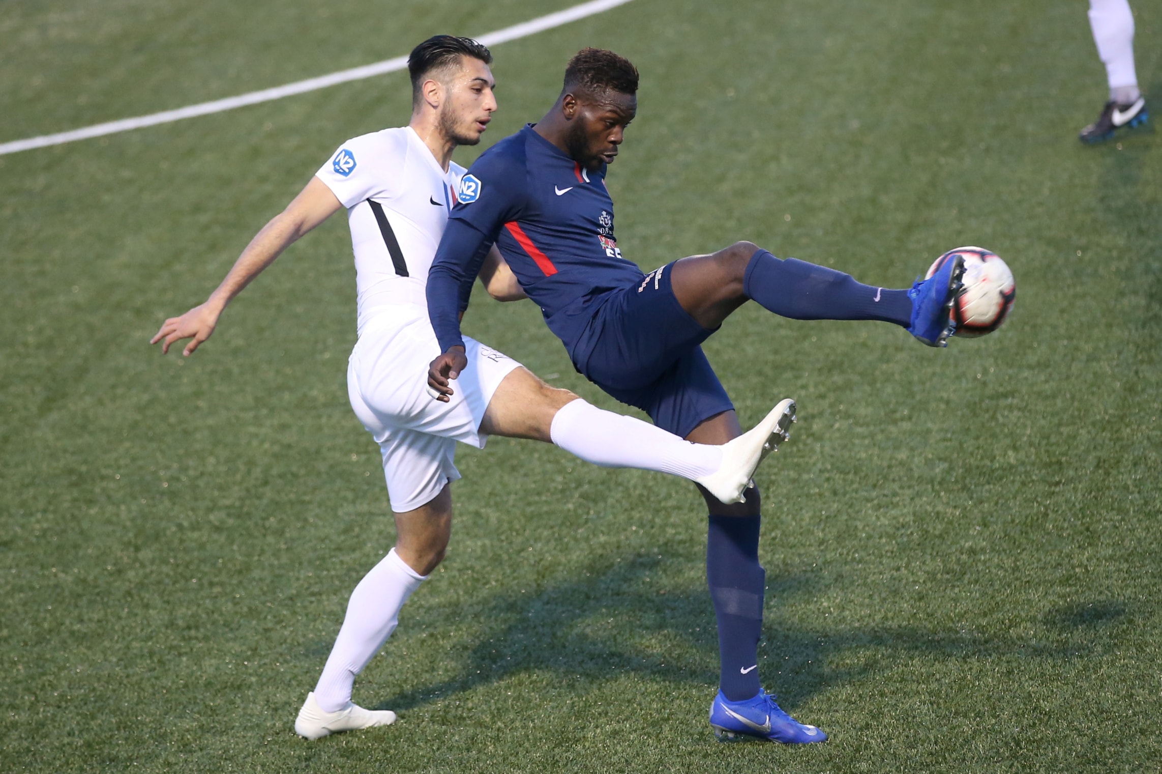 N2 : Le RC Grasse arrache un précieux point chez le leader Louhans-Cuiseaux (2-2)