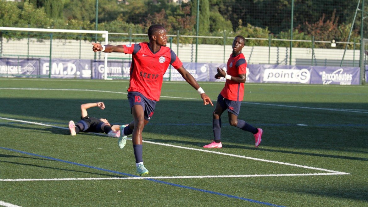 National 2 : Le RC Grasse en tête du championnat après son succès face au GOAL FC