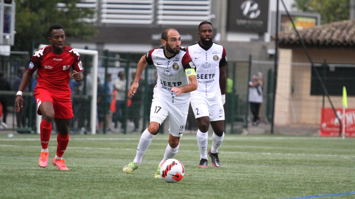 National 2 : Le RC Grasse s’incline face à Jura Sud Foot