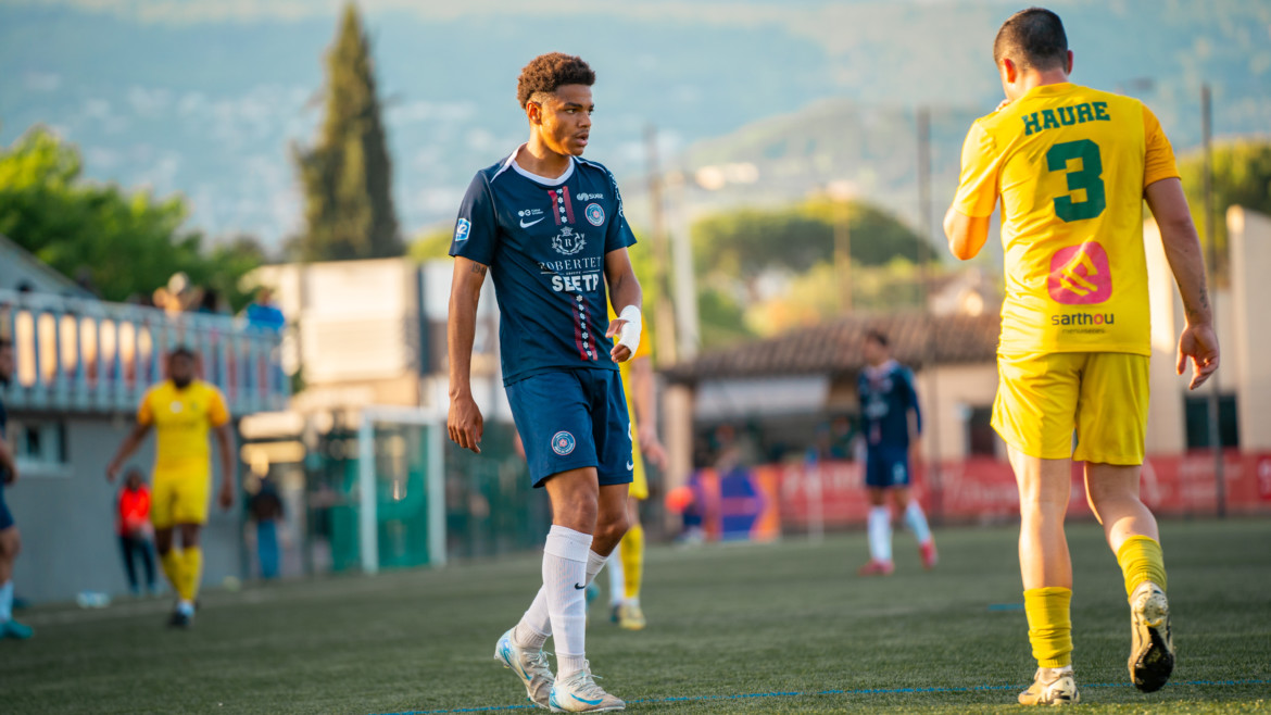 National 2 : Le RC Pays de Grasse s’impose face aux Genêts d’Anglet (1-0)